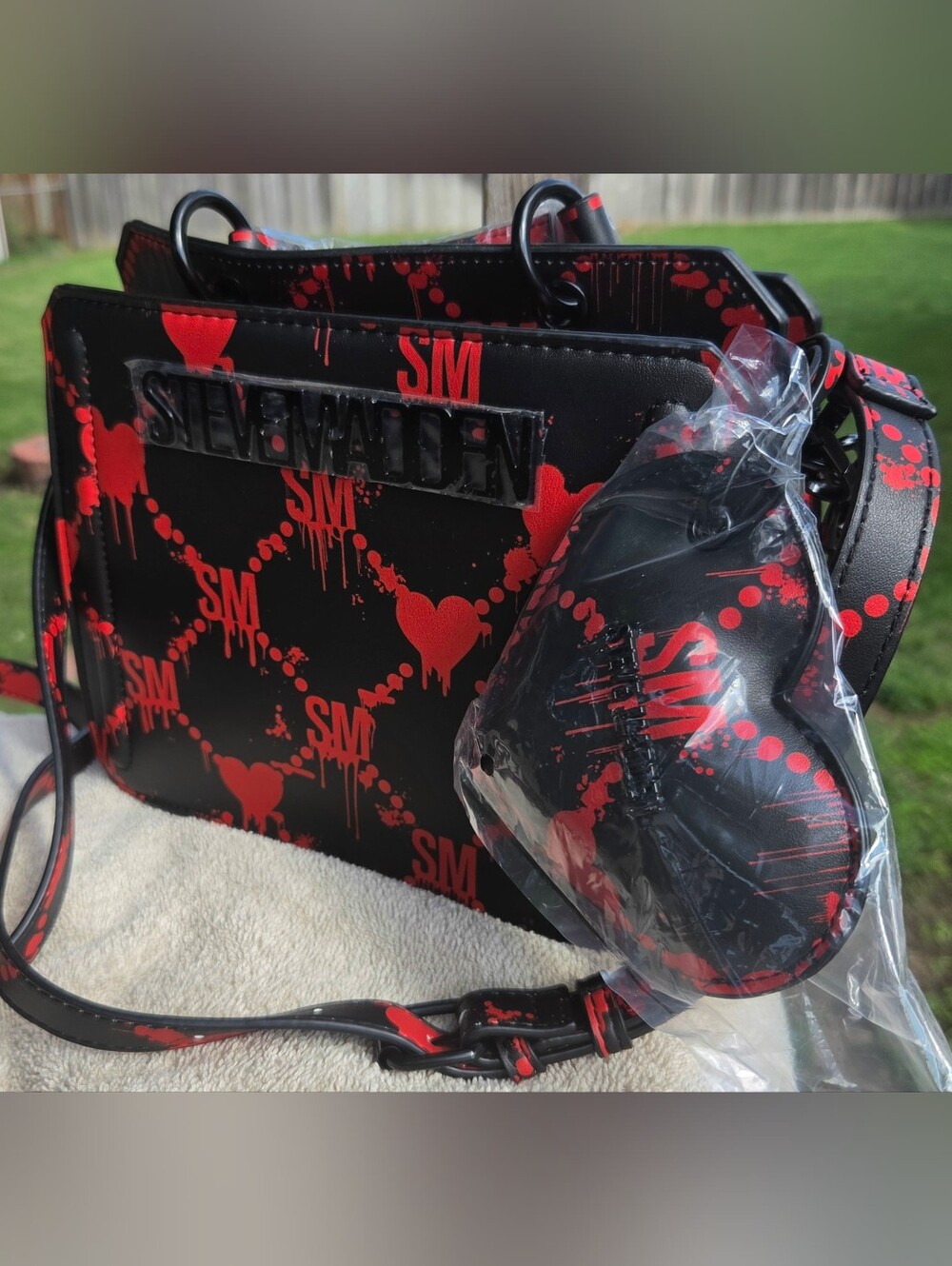 Steve Madden Black & Red Graphic Crossbody Bag